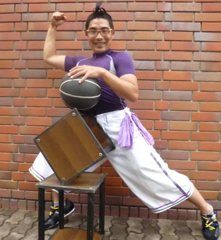 Comedy Acrobat Performance